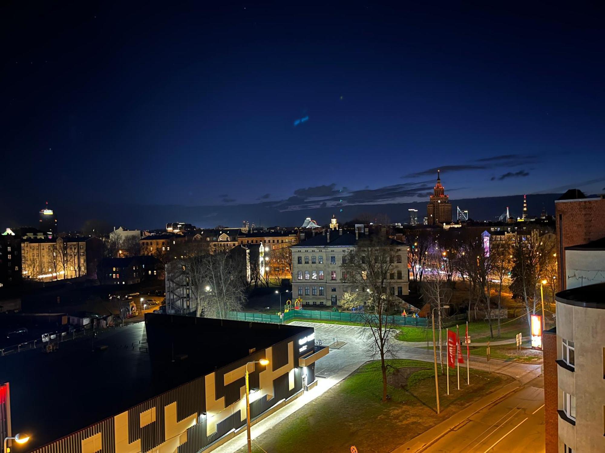 Dzīvoklis Homyvibes With Free Parking And Self Check-in